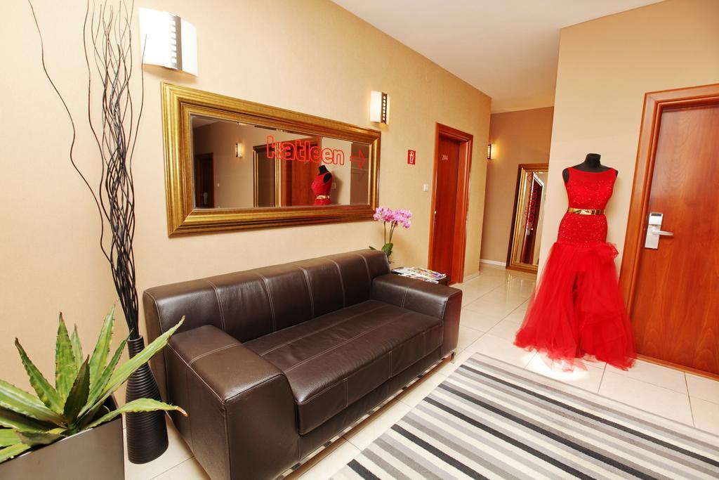City Hotel Nitra With Free Parking エクステリア 写真