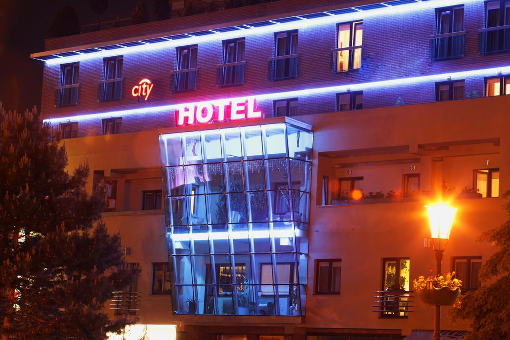 City Hotel Nitra With Free Parking エクステリア 写真
