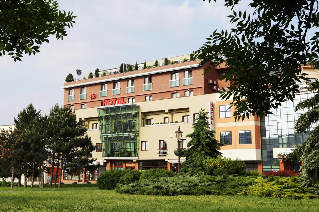 City Hotel Nitra With Free Parking エクステリア 写真