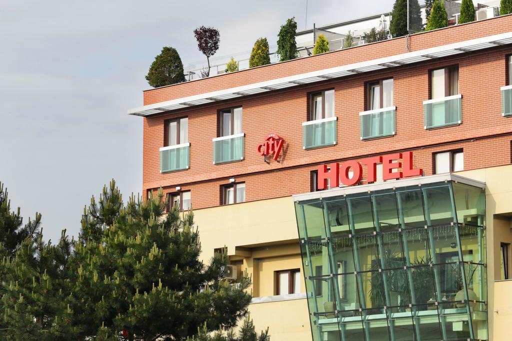 City Hotel Nitra With Free Parking エクステリア 写真